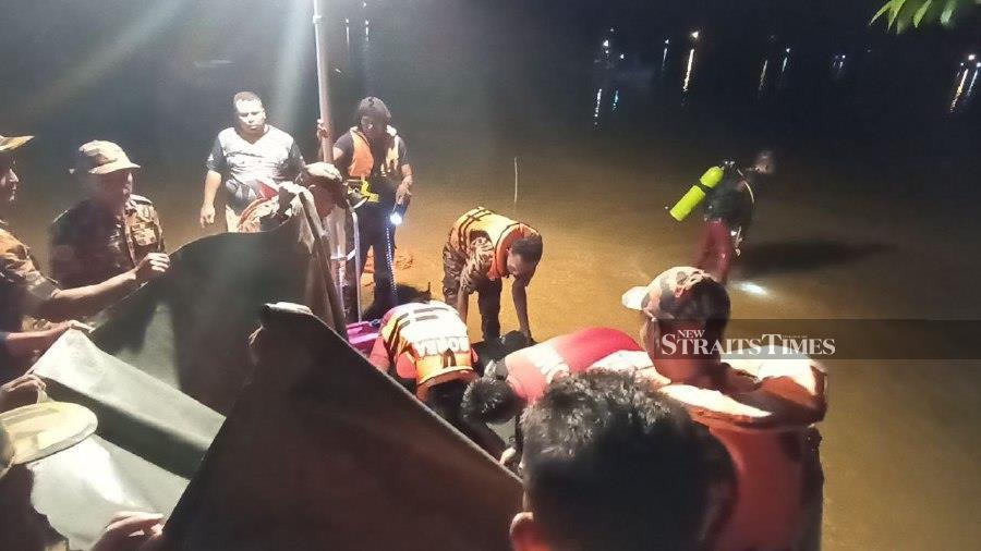 A 15-year-old student of a tahfiz centre in Marang, near here, drowned while bathing in the river at Dataran Banggol Cempedak with three of his friends yesterday.- NSTP/ZAID SALIM
