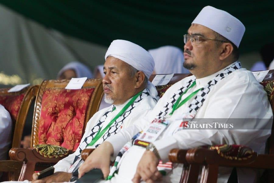 Pas vice president Datuk Seri Tuan Ibrahim Tuan Man (left) said he also believed the four would remain loyal to the coalition. - NSTP/NIK ABDULLAH NIK OMAR