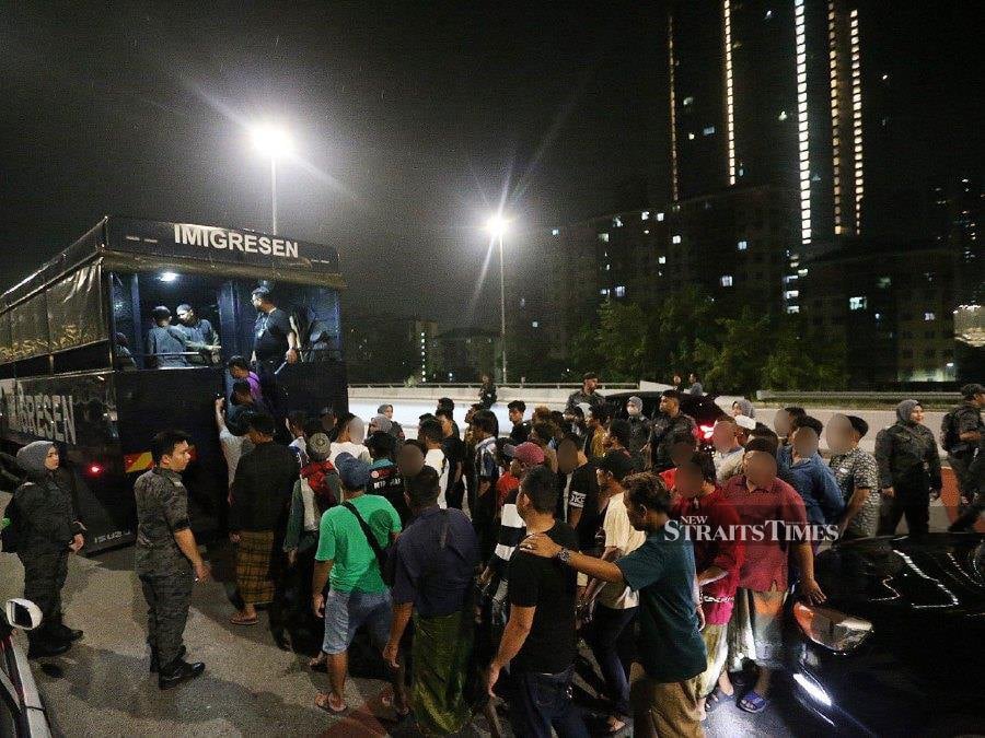 During the 1.30am raid, a summon was also issued to a local man under Section 55E of the Immigration Act 1959/63 for protecting an illegal immigrant.-NSTP/Saifulizan Tamadi