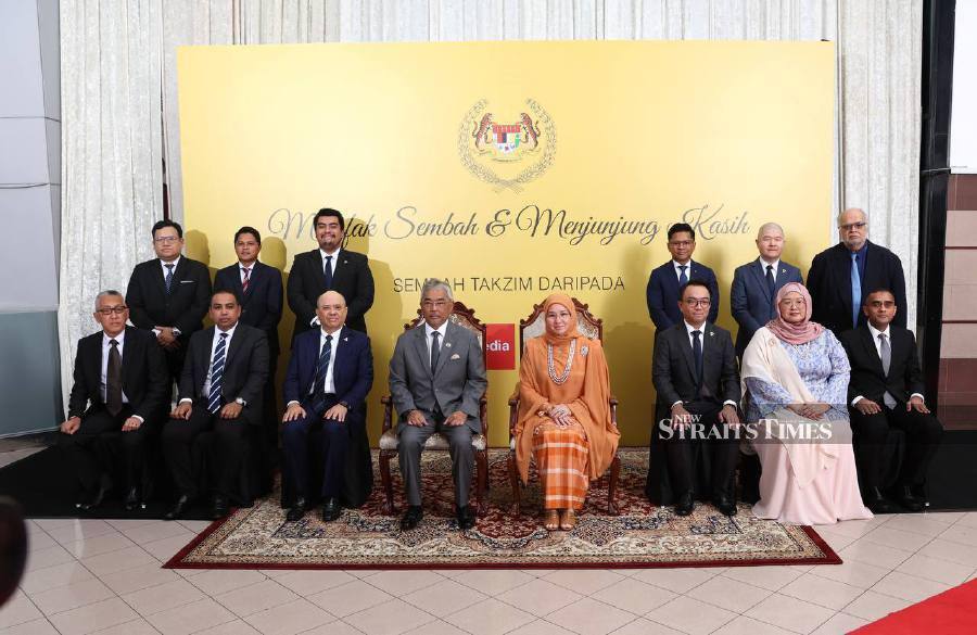 The royal couple arrived at the Sri Pentas around 10.30 am and were welcomed by the Media Prima leadership team and employees. - NSTP/ASYRAF HAMZAH