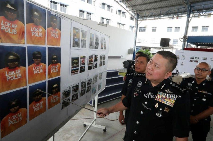 State police chief Datuk Khaw Kok Chin said the raids took place at a high-end condominium in Queensbay, Bayan Baru, and a business premise in Jelutong here, both of which were utilised as online gambling promotion centres and call centres, targeting customers from Australia, Bangladesh and Malaysians. - NSTP/MIKAIL ONG