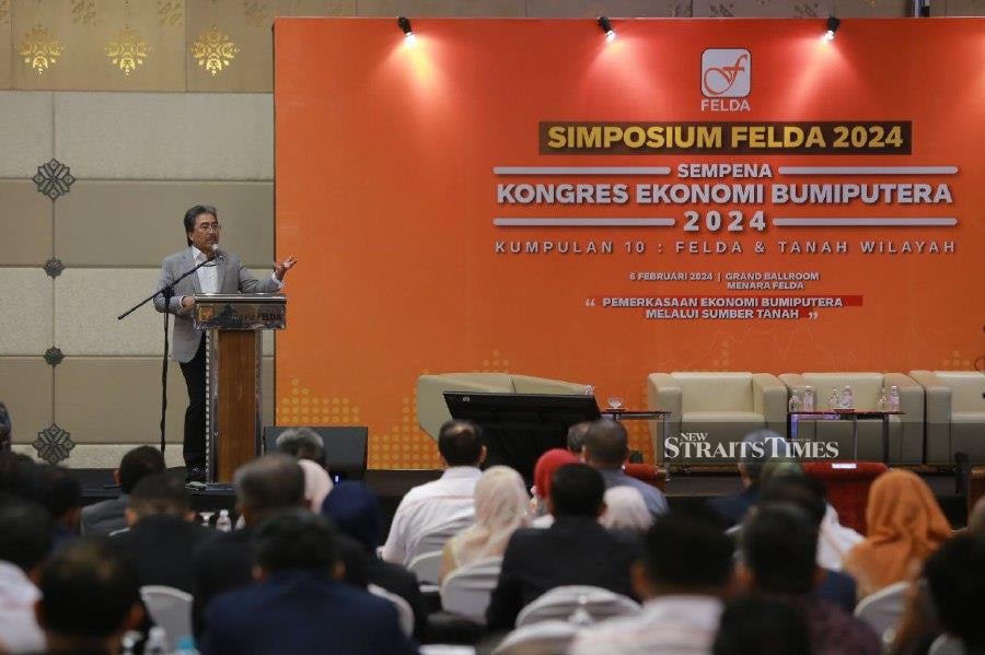 Plantations and Commodities Minister Datuk Seri Johari Abdul Ghani said Felda should be looking into improving palm oil production, which he said needed significant reforms to be implemented.- NSTP/ASYRAF HAMZAH