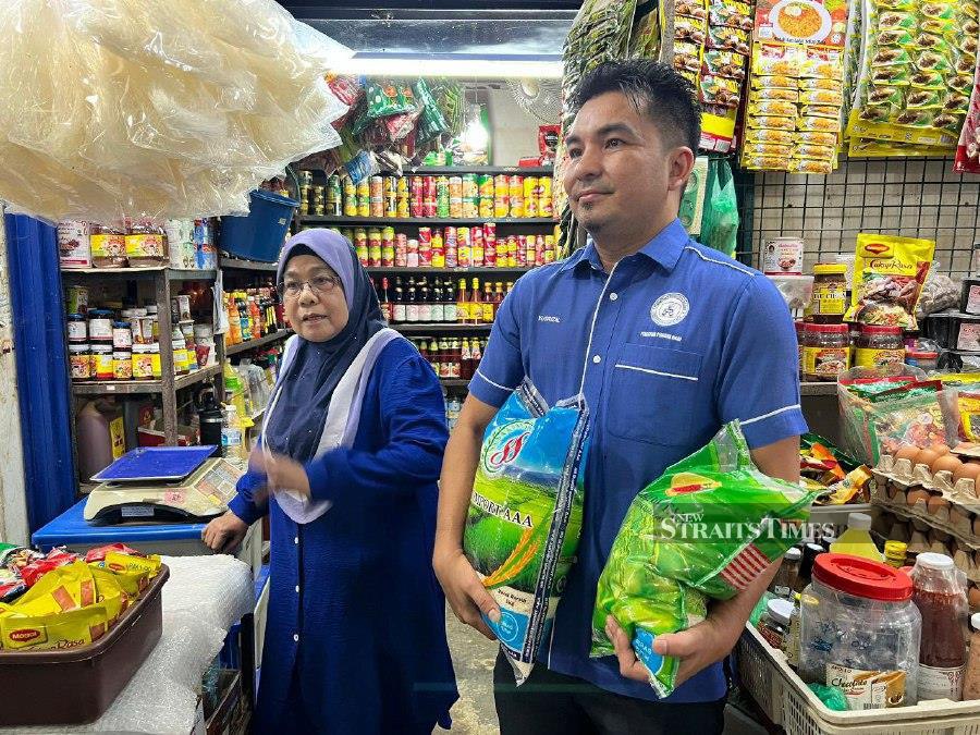 Its president Yusrizal Yusoff said the government should provide more details regarding the RM30 price tag for 10kg packaging following the move to eliminate the classification of local white rice (SST) and imported white rice (SSI) categories. - NSTP/Noorazura Abdul Rahman