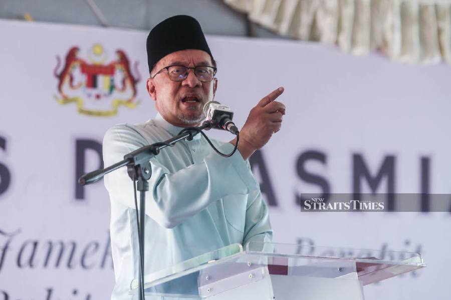 Anwar said he was puzzled as to why he had to be a spokesperson for the two groups when the new subsidy plan implemented also benefited high-income groups and 3.5 million foreigners in the country. - NSTP/DANIAL SAAD