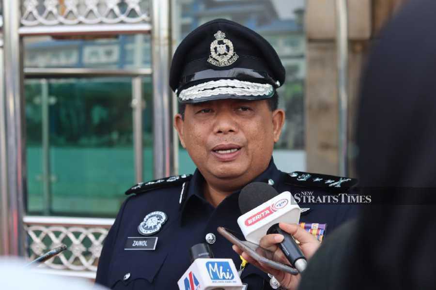 Melaka police chief Datuk Zainol Samah said the man, believed to be a drug pusher, was detained for his alleged involvement in a drug trafficking syndicate.- NSTP/Meor Riduwan Meor Ahmad