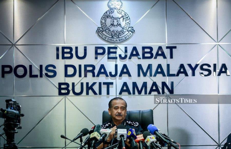 Inspector-General of Police, Tan Sri Razarudin Husain, said that all suspects, aged between 28 and 41 years old, were apprehended in Johor.- NSTP/ASYRAF HAMZAH