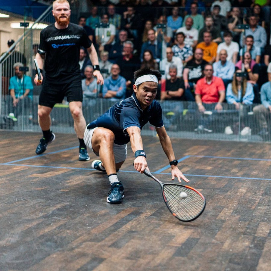 Ng Eain Yow (front) in action against Joel Makin in the German Open semi-final on Saturday. - Pic credit PSA WORLD TOUR