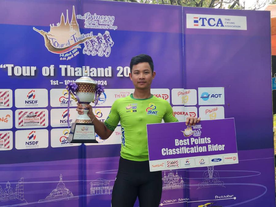 MPC rider Izzat Hilmi Abdul Halim wearing the Tour of Thailand green jersey yesterday. 