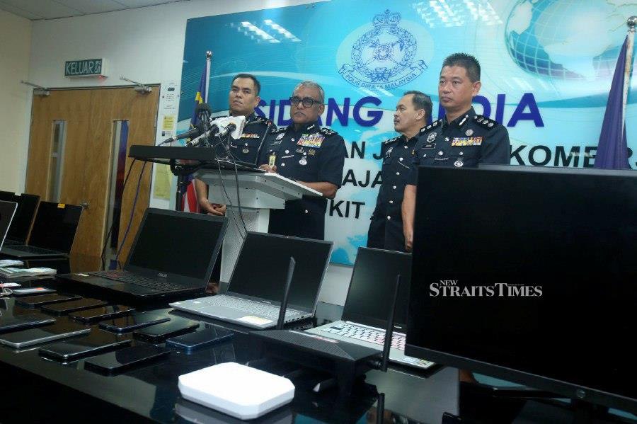 Federal Commercial Crime Investigation Department (CCID) director Datuk Seri Ramli Mohamed Yoosuf said the figure was recorded from April 1 to 14 where out of the total, telecommunications crimes recorded the highest with 342 cases, followed by e-commerce crimes with 217.- NSTP/Hairul Anuar Rahim