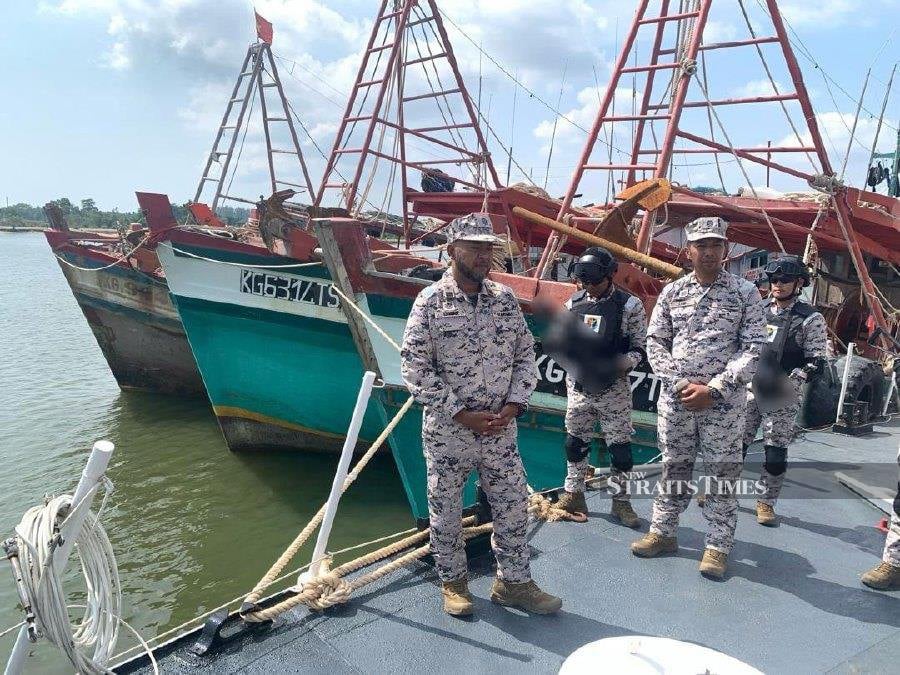 State Malaysian Maritime Enforcement Agency (MMEA) director Maritime Captain Erwan Shah Soahdi said they were nabbed for illegal fishing in an operation codenamed Op Khas Pagar. - NSTP/Sharifah Mahsinah Abdullah