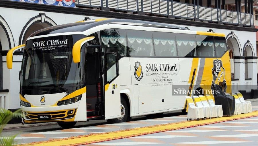 Sekolah Menengah Kebangsaana (SMK) Clifford and Sekolah Kebangsaan (SK) Clifford achieved a historic first by receiving a bus for the first time since their establishment 127 years ago. - NSTP/L. MANIMARAN