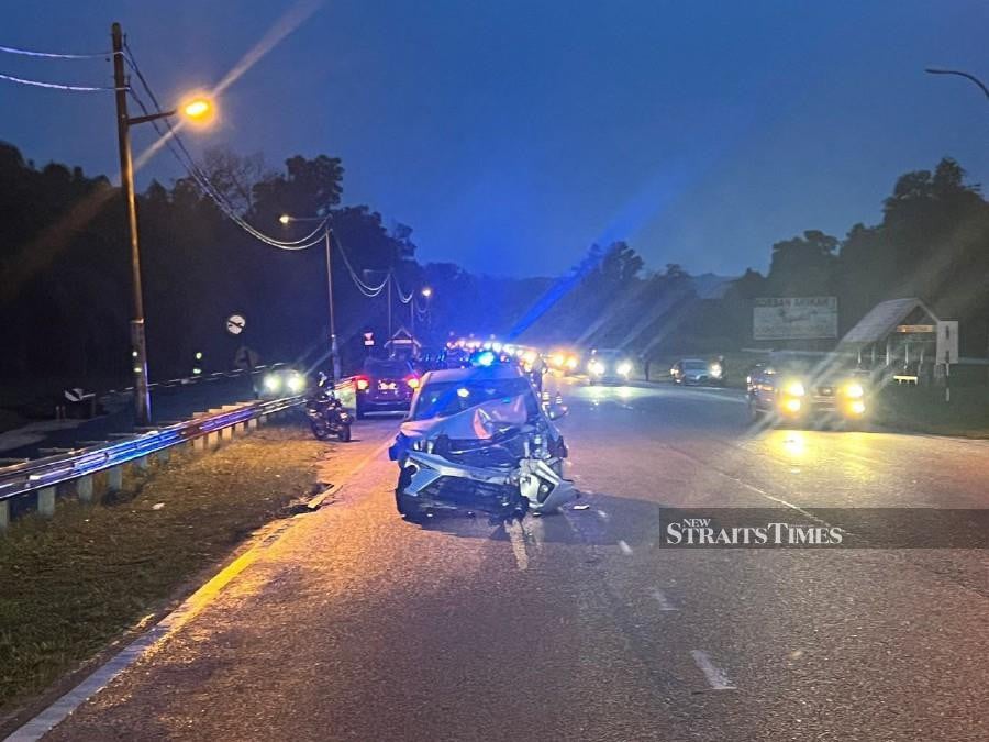 Hulu Selangor district police chief Superintendent Ahmad Faizal Tahrim said initial investigations revealed that a 54-year-old man driving a Perodua Bezza from Rawang to Ulu Yam Bharu attempted to overtake the vehicle in front of him. Pic courtesy of PDRM