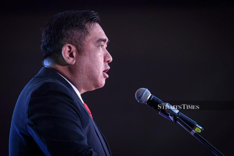 Transport Minister Anthony Loke said Malaysia was taking full advantage of its strategic location to develop its bunkering industry. (BERNAMA)