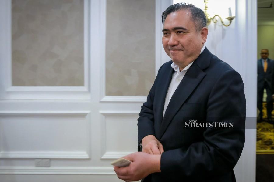E-hailing groups have asked the Transport Minister, Anthony Loke, to entrust the regulation of the e-hailing and upcoming p-hailing industry to those with the right expertise and infrastructure for effective governance. - NSTP/ASYRAF HAMZAH