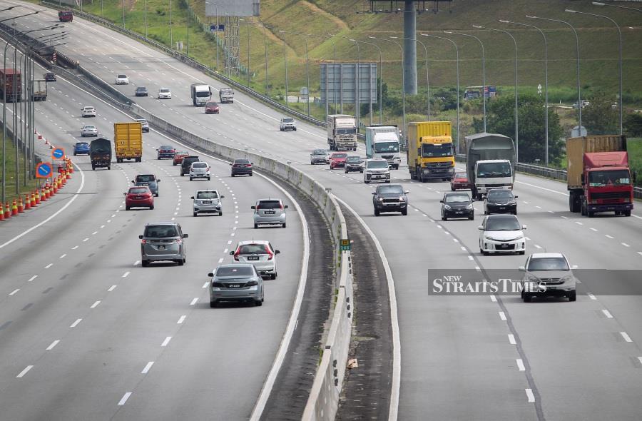 PLUS Malaysia Bhd (PLUS) is anticipating an increase of about 40 to 50 per cent in vehicle volume during the long weekends. - NSTP/AZRUL EDHAM MOHD AMINUDDIN. 