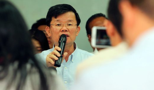 Penang DAP chairman Chow Kon Yeow speaking at a press conference at Penang DAP headquarters in Jalan Rangoon. Pix by Danial Saad