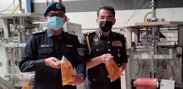 Authorities Foil Attempt To Smuggle Cooking Oil Into Thailand New