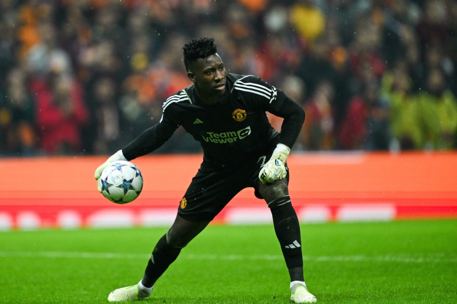 Onana Among Premier League's Best Goalkeepers, Insists Ten Hag | New ...