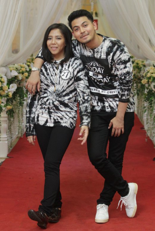 Izzue Islam and Awin Nurin at his birthday celebration earlier this month in Shah Alam. Pix by Aziah Azmee