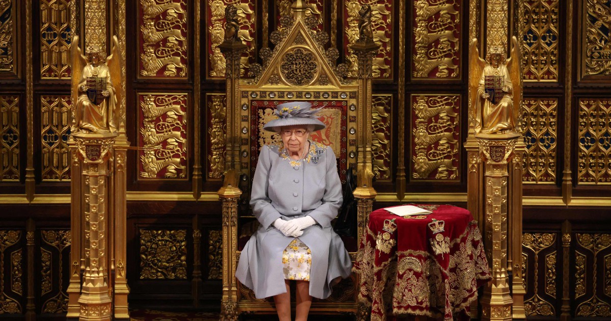 Queen Elizabeth II cancels engagements over Covid symptoms