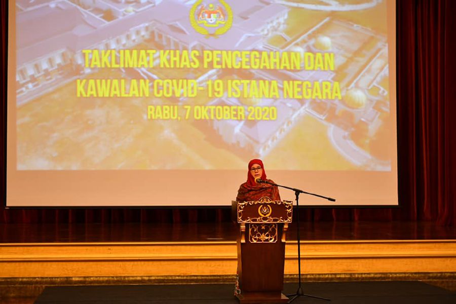 Raja Permaisuri Agong, Tunku Hajah Azizah Aminah Maimunah Iskandariah delivers her speech during the Covid-19 Prevention and Control Special Briefing at Istana Negara. - Pic source: Facebook/IstanaNegaraOfficial