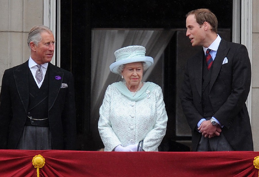 A picture dated 5 June 2012 shows (L-R) Prince Charles, Britain's Queen Elizabeth II and Prince William, Duke of Cambridge on the balcony of Buckingham Palace following the Carriage Procession from Westminster Hall in London, Britain. - EPA PIC