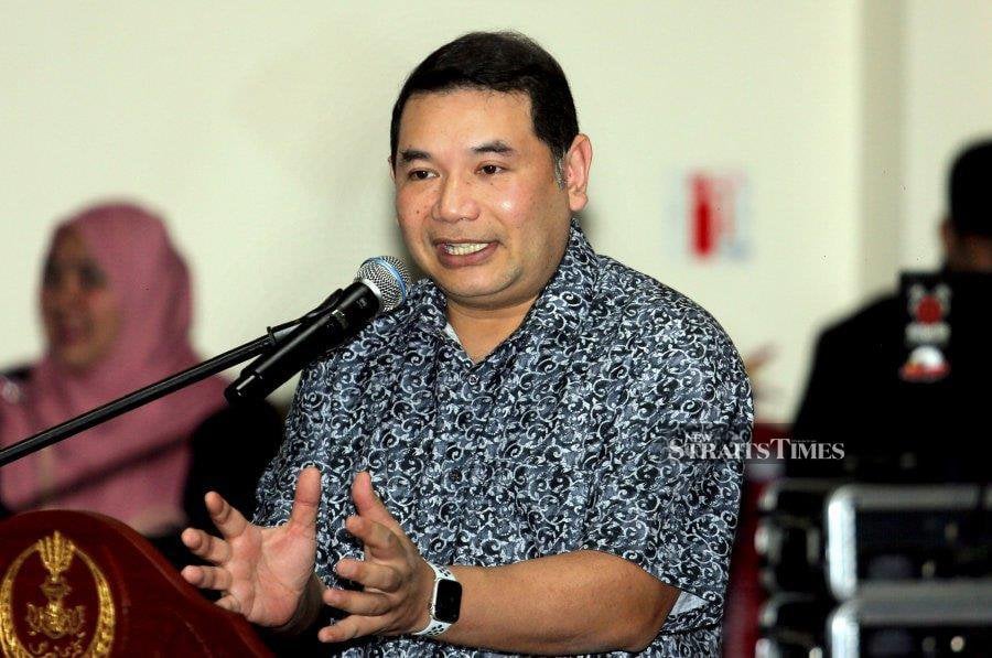 Earlier today, Economy Minister Rafizi Ramli said the the rate of hardcore poverty in Sabah stands at 1.2 per cent in stark contrast to the national rate of 0.2 percent. - NSTP/File Pix 
