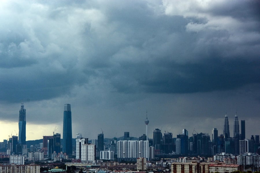 During the Southwest Monsoon, there can be rain in the morning, especially on the west coast of the Peninsula, says Met Malaysia. -BERNAMA/File pic