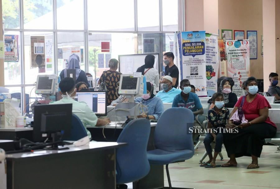 Patients seen waiting for treatment at Sungai Buloh Hospital on April 3. -NSTP/EIZAIRI SHAMSUDIN