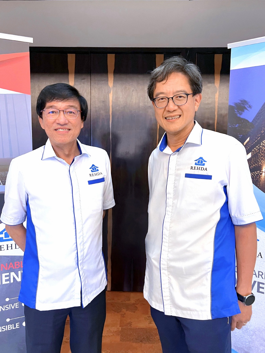 (L-R): Datuk Ho Hon Sang, the newly-elected deputy president of the Real Estate and Housing Developers' Association (REHDA) Malaysia, with Datuk N K Tong, the association's newly-elected president.