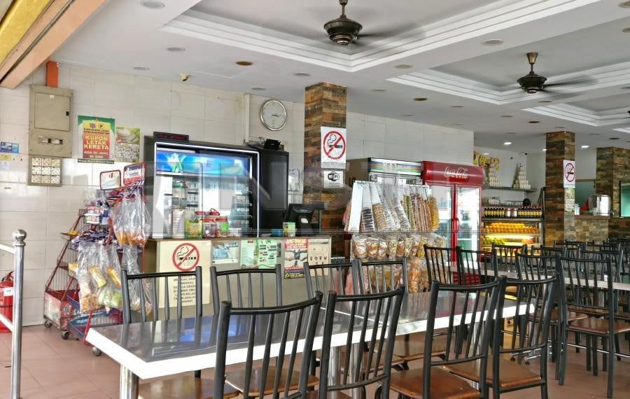 Halal status of popular Shah Alam 'Muslim' restaurant found to be bogus