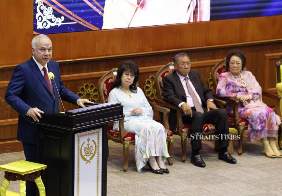  Sultan of Perak, Sultan Nazrin Muizzuddin Shah delivers his royal address during the Mercy Malaysia International Humanitarian Conference 2024 at Universiti Teknologi Malaysia. -NSTP/AZIAH AZMEE