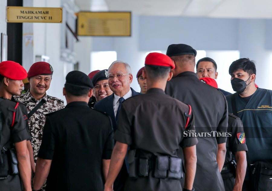  Datuk Seri Najib Razak seen arriving at the Kuala Lumpur Courts Complex ahead of his trial. - NSTP/ASWADI ALIAS