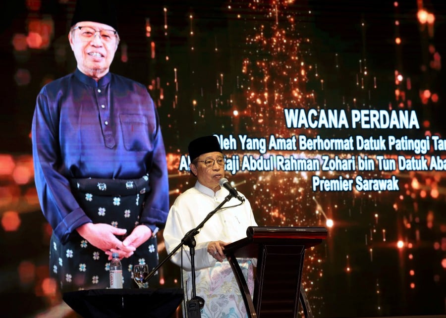  Sarawak Premier Tan Sri Abang Johari Tun Openg delivers his speech during a forum with Sarawak Islamic agencies in Kuching. - BERNAMA PIC