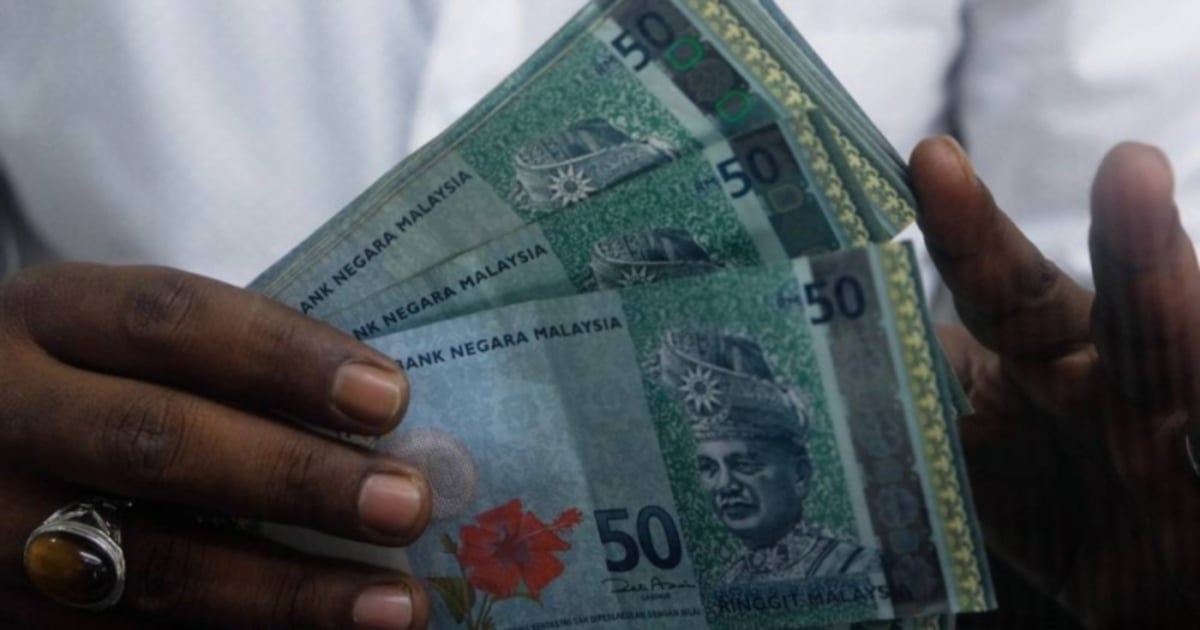 Ringgit Extends Gains Against US Dollar At Market Open | New Straits Times