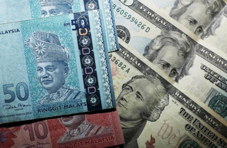 On Friday, the ringgit fell against the US dollar to 4.7380/7395 compared with 4.7025/7065 a week earlier.