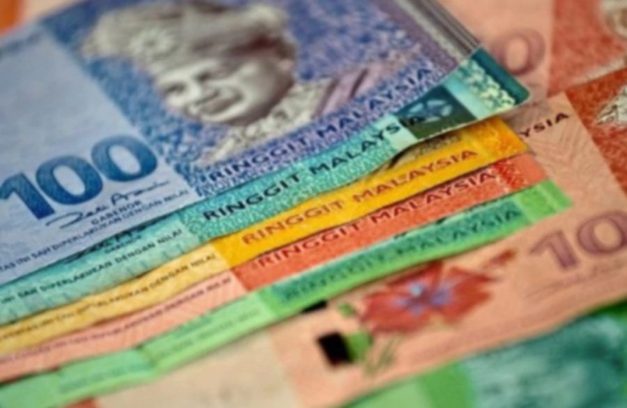 Economists believe that the ringgit, already battered by external factors, is continuing its downward slide due to local issues such as the upcoming state elections fuelling  excessive political speculation that is dragging down investor sentiment.