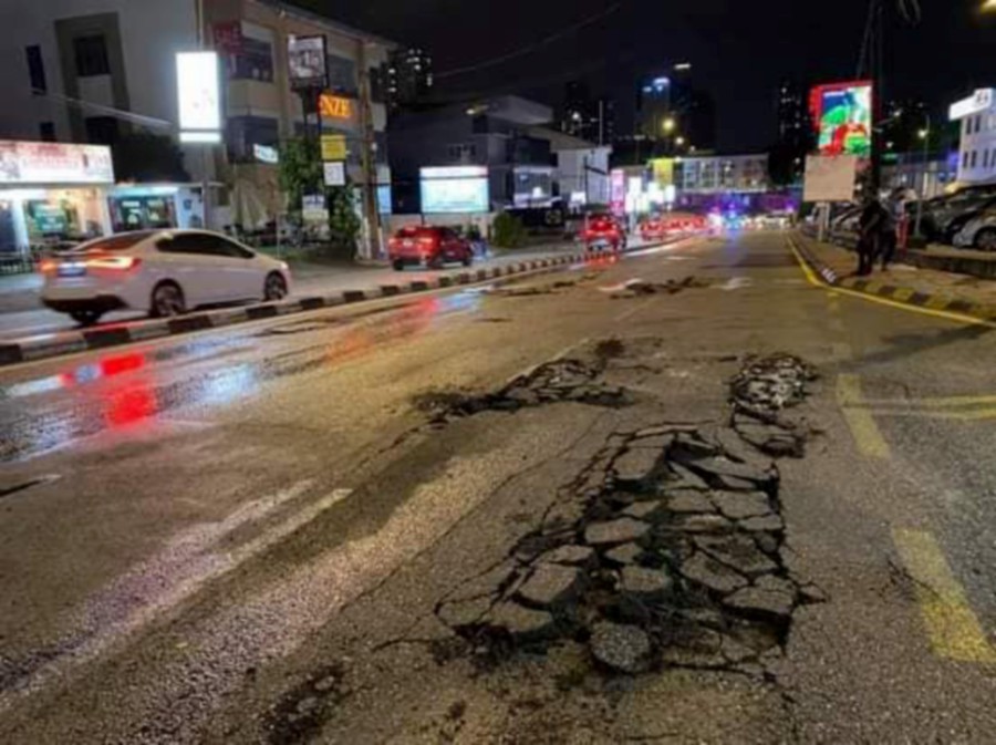 Damaged Section Of Bangsar S Jalan Maarof Closed For 2 Weeks