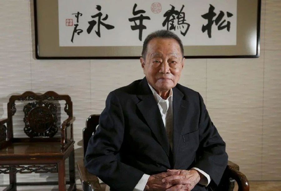 Tan Sri Robert Kuok, the esteemed Malaysian business magnate, once again graces the prestigious Forbes 2024 Billionaires list, affirming his financial prowess with a net worth of US$11.4 billion.- NSTP file pic