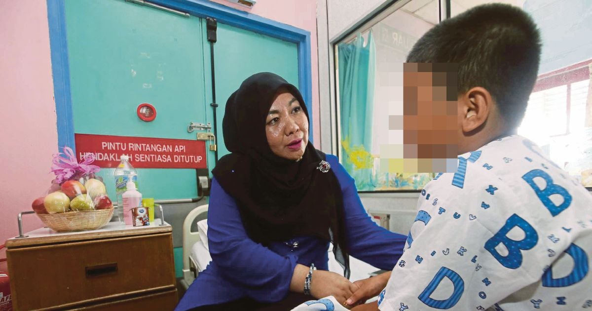 Kuantan child abuse case: Mother of chained boy needs to undergo ...