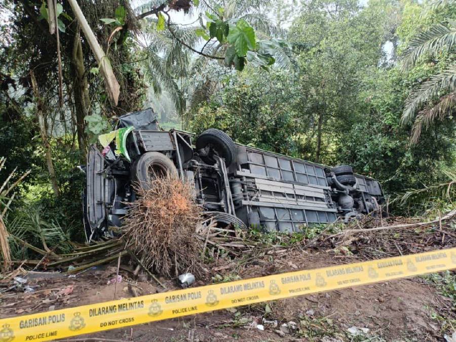 The bus which was involved in an accident at Jalan Bahau-Keratong near Muadzam Shah in Rompin. -- Pic courtesy of PDRM