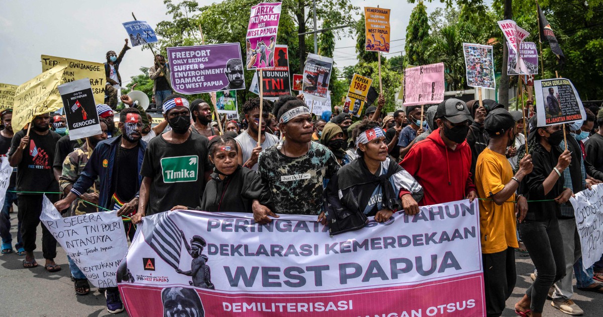 Indonesia charges 8 students with treason for raising Papuan flag