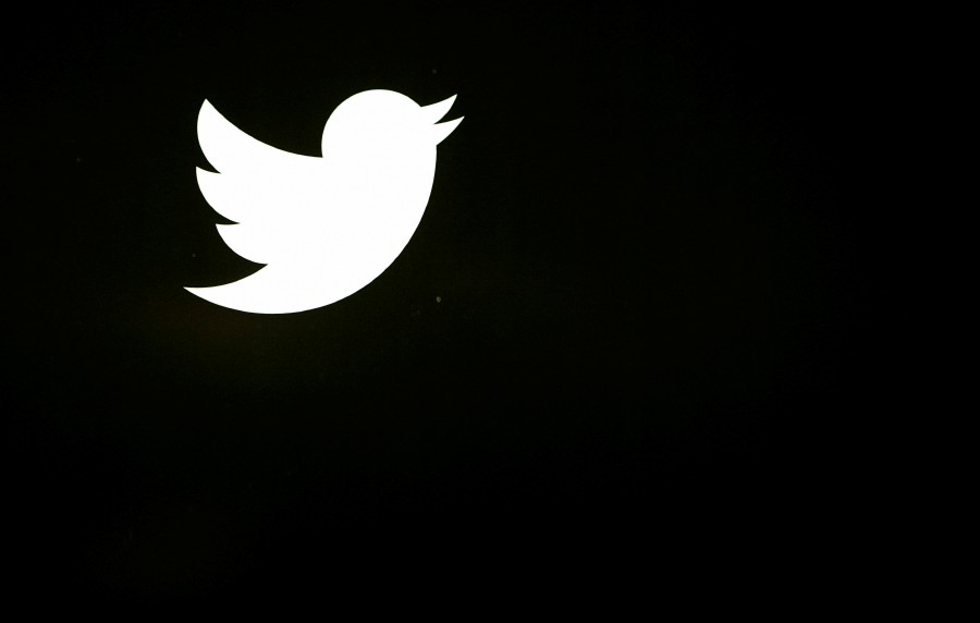 Twitter has also begun charging users to access its application programming interface (API), used by third-party apps and researchers. -REUETRS PIC