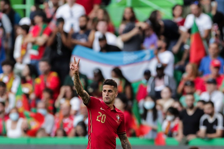 Cancelo and Guedes send Portugal to victory over Czechs