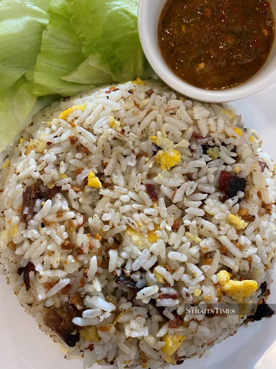 Best seller Garlic rice with smoked beef.