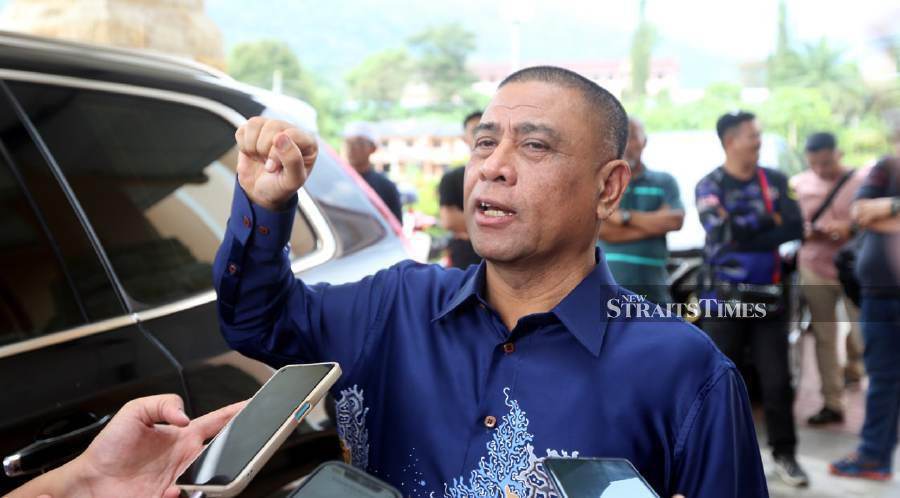 Perak Menteri Besar Datuk Seri Saarani Mohamad says he had to rush to form a state government with Pakatan Harapan because he had been told Perikatan Nasional was trying to poach four Barisan Nasional assemblymen. NSTP/L.MANIMARAN