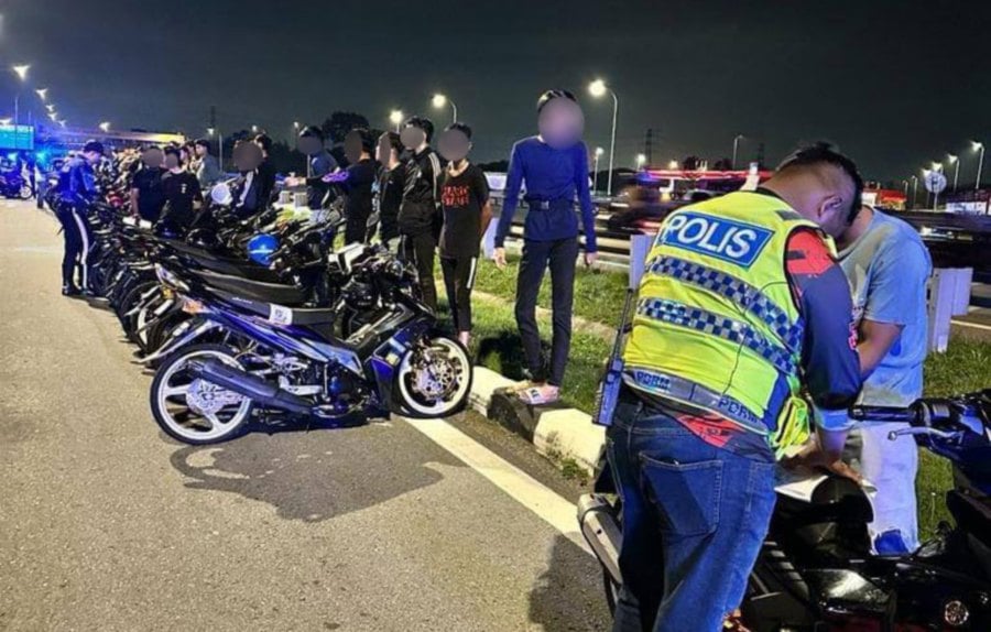 The Penang Road Transport Department (RTD) issued 125 summonses in an integrated operation codenamed Op Khas Motosikal conducted on Tun Dr Lim Chong Eu Expressway here yesterday. - Pic courtesy FB IPD SPT