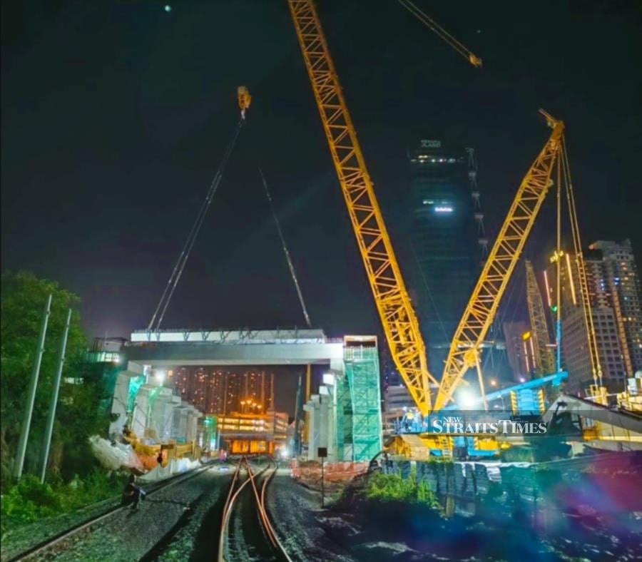 Global provider of engineered transport, heavy lifting, and crane rentals, Sarens will be instrumental in advancing the Rapid Transit System Link (RTS Link) project, which will connect Johor Bharu and Singapore.