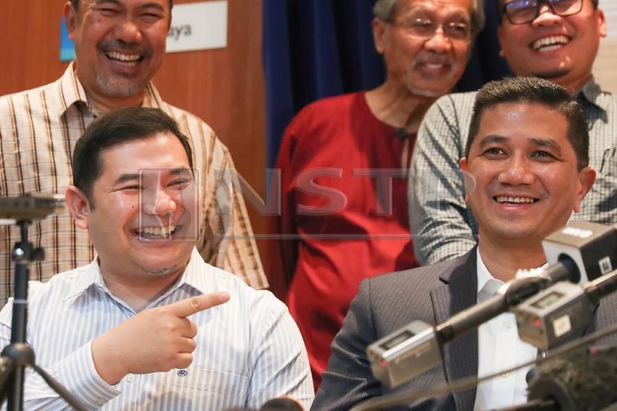 Rafizi Ramil, who is contesting the PKR deputy presidency, is gaining ground on the incumbent, Datuk Seri Mohamed Azmin Ali, after winning the party polls in the East Coast states of Kelantan and Terengganu on Friday. (NSTP Archive)