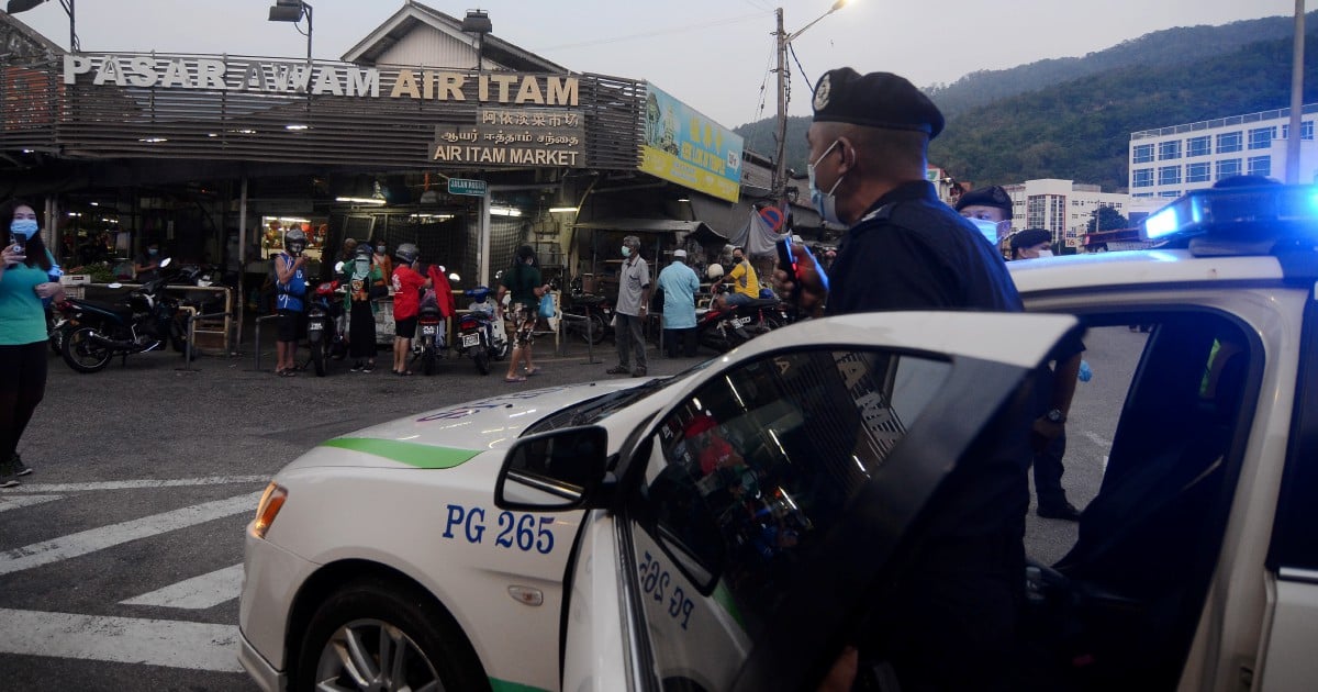 Penang Man Out To Get Delicious Food Stopped At Police Roadblock